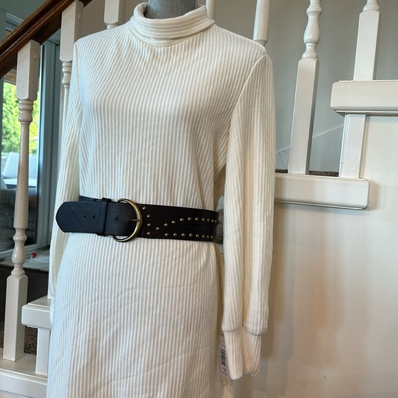 Nwt. Tash and Sophie sweater dress - Picture 10 of 12